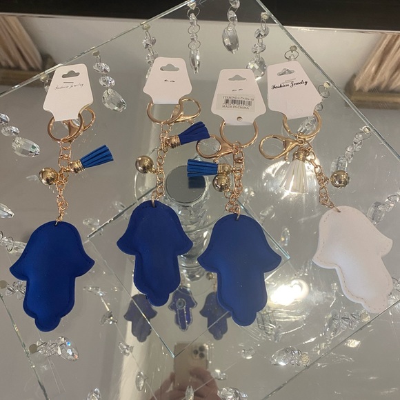 🎁Evil Eye Hamsa Plush Crystal Rhinestone Keychain - Picture 6 of 6